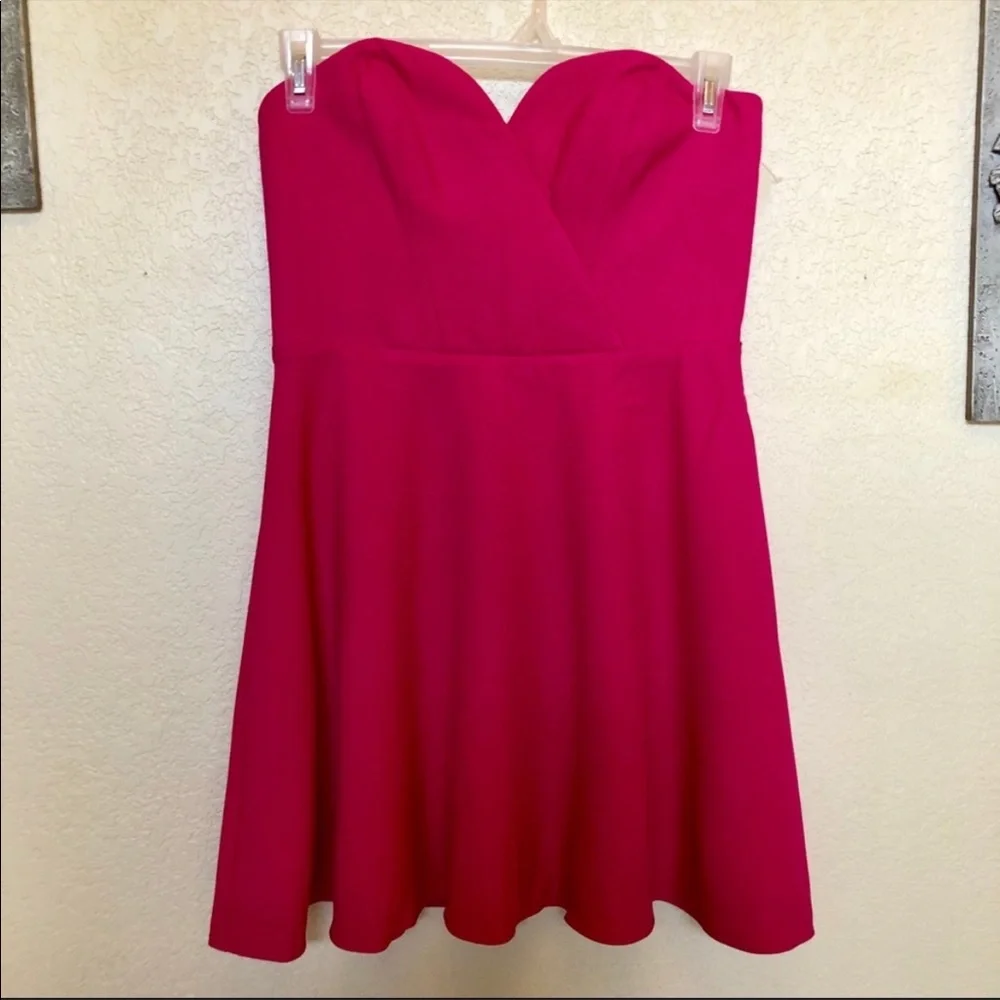 NBD NAVEN TWINS Disclosure Dress in Fuschia - Picture 3 of 7